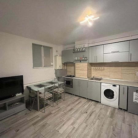 Modern & Elegant Apartament Craiova Exteriör bild