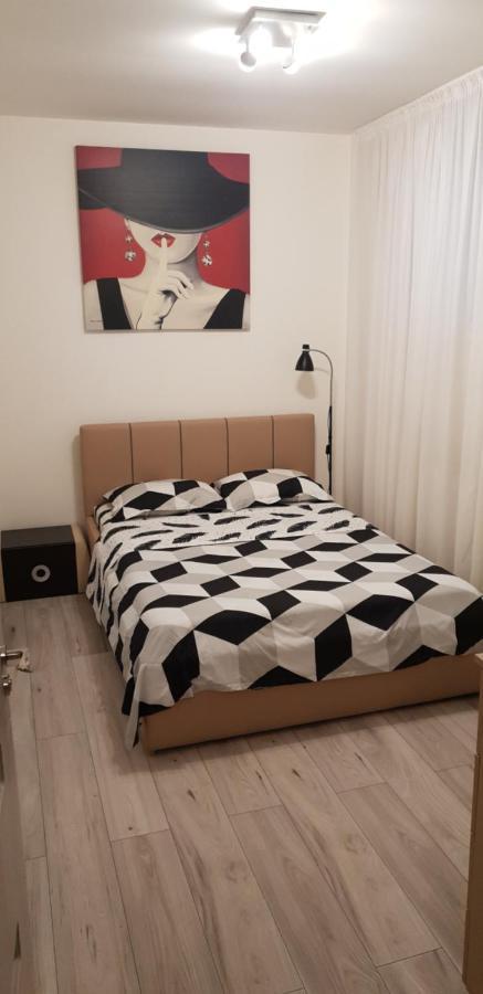 Modern & Elegant Apartament Craiova Exteriör bild