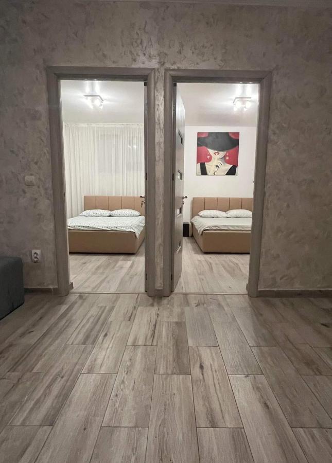 Modern & Elegant Apartament Craiova Exteriör bild