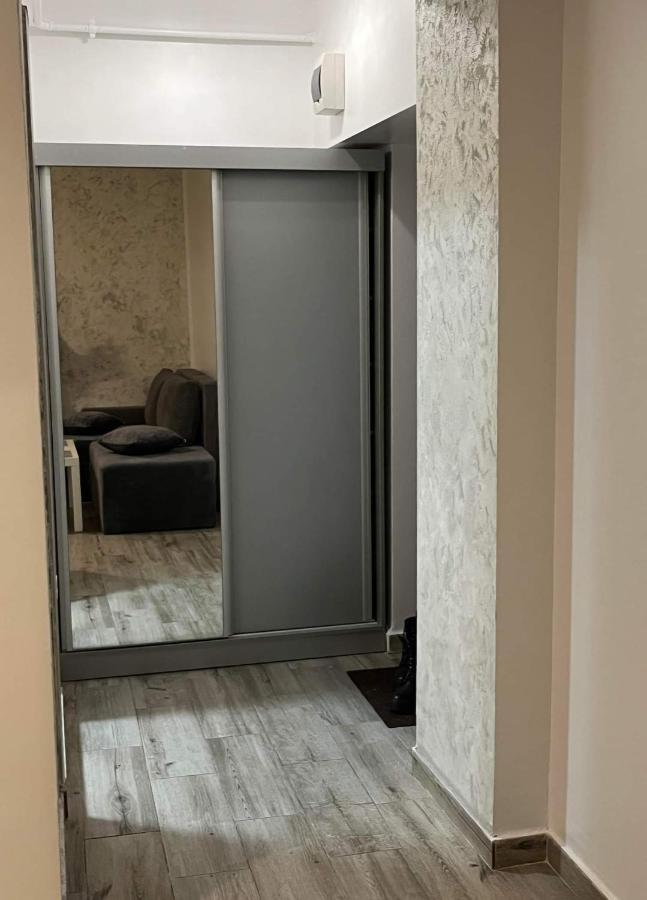 Modern & Elegant Apartament Craiova Exteriör bild