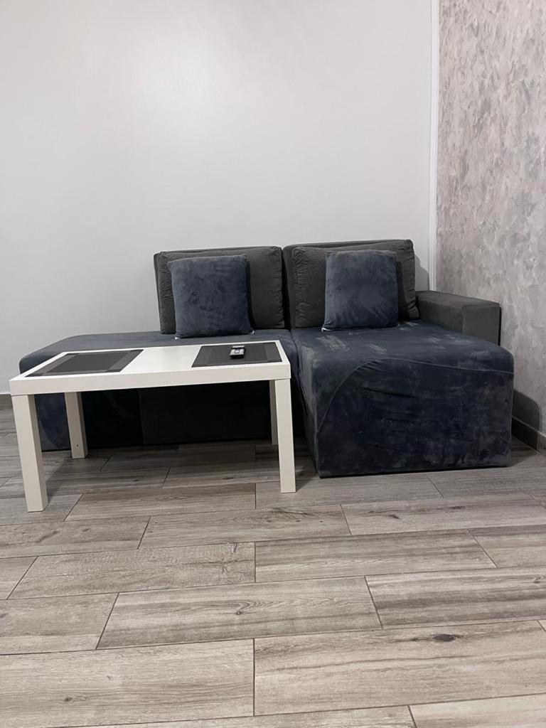 Modern & Elegant Apartament Craiova Exteriör bild